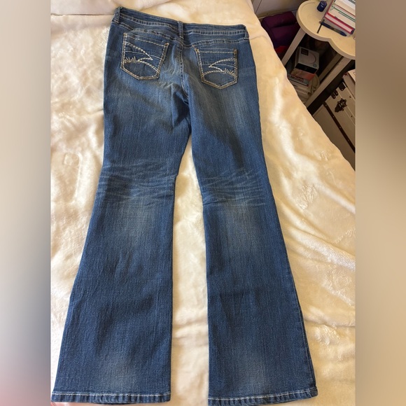 a.n.a. Women’s Boot Cut Jeans 33/16 NWT - Picture 7 of 9